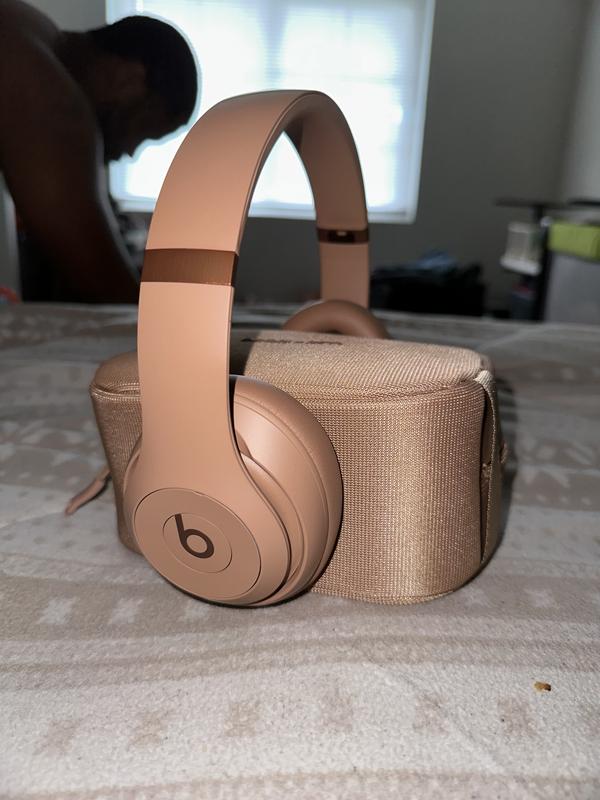 Beats Studio Pro x Kim Kardashian –